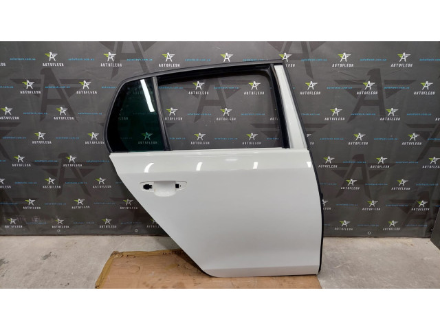 Двері задні праві 5K6833056K Volkswagen Golf 6 хетчбек бу